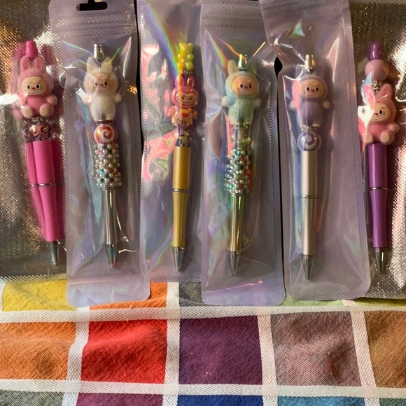 💜🩵💚 LABUBU BEDAZZLED PENS 🩷💛🧡 - Picture 3 of 16